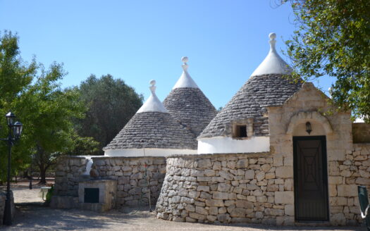 TRULLO OTTO CONI