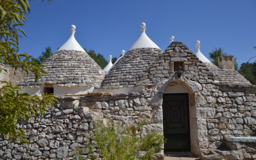 TRULLO OTTO CONI