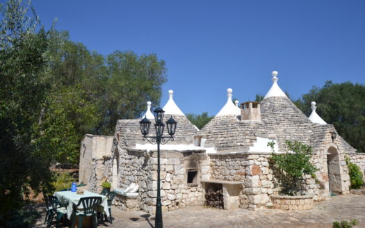 TRULLO OTTO CONI
