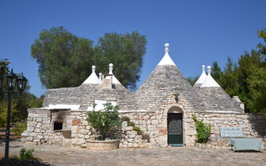 TRULLO OTTO CONI