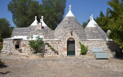 TRULLO OTTO CONI